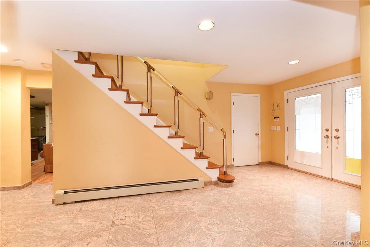 Single Family Sherwood Nassau County, NY 11581, MLS-821399-3