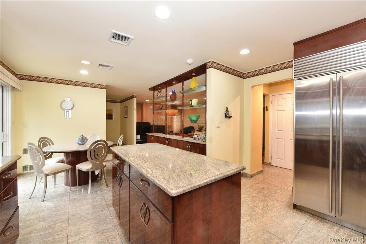 Single Family Sherwood Nassau County, NY 11581, MLS-821399-8