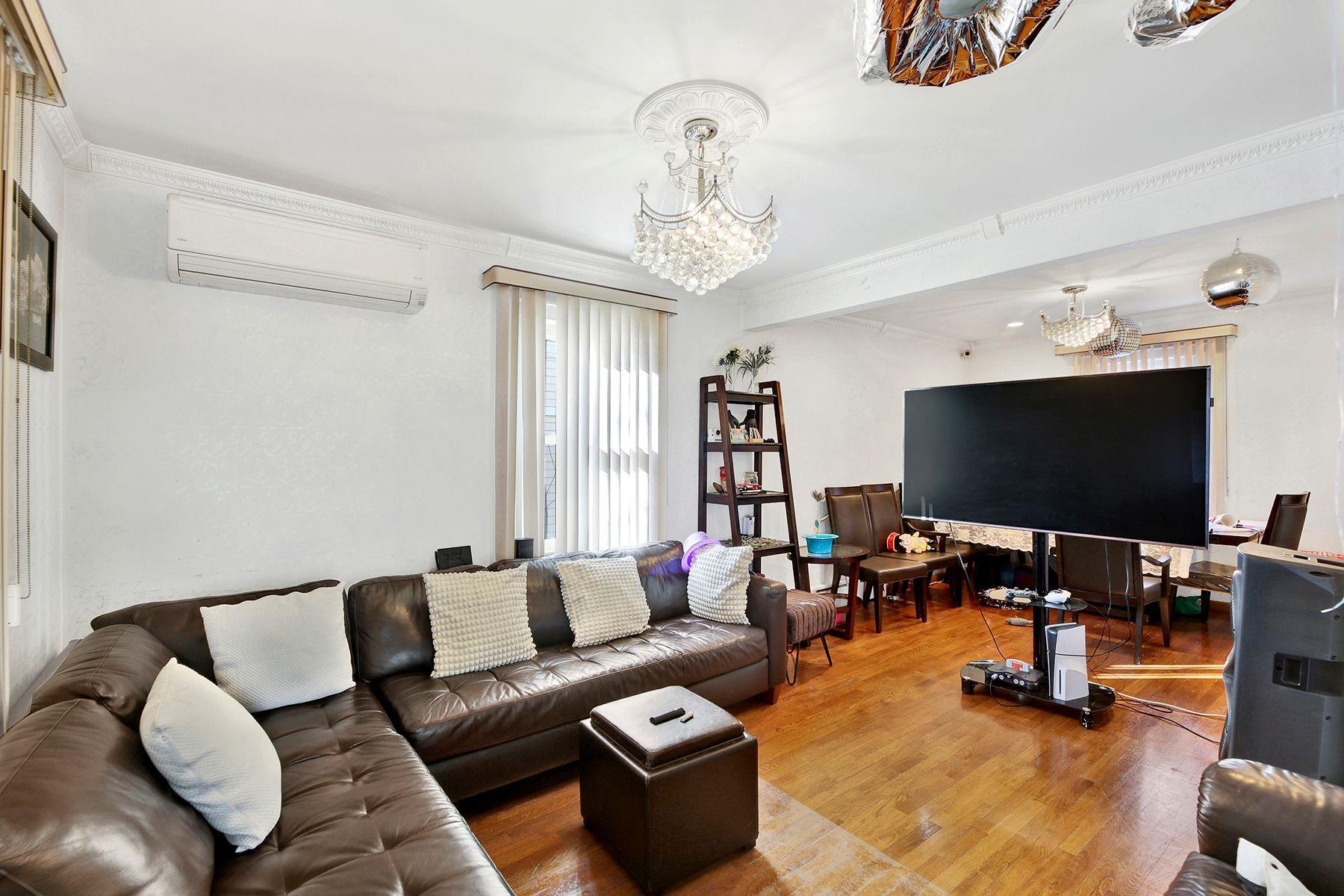 Single Family 62  Queens, NY 11375, MLS-821447-7