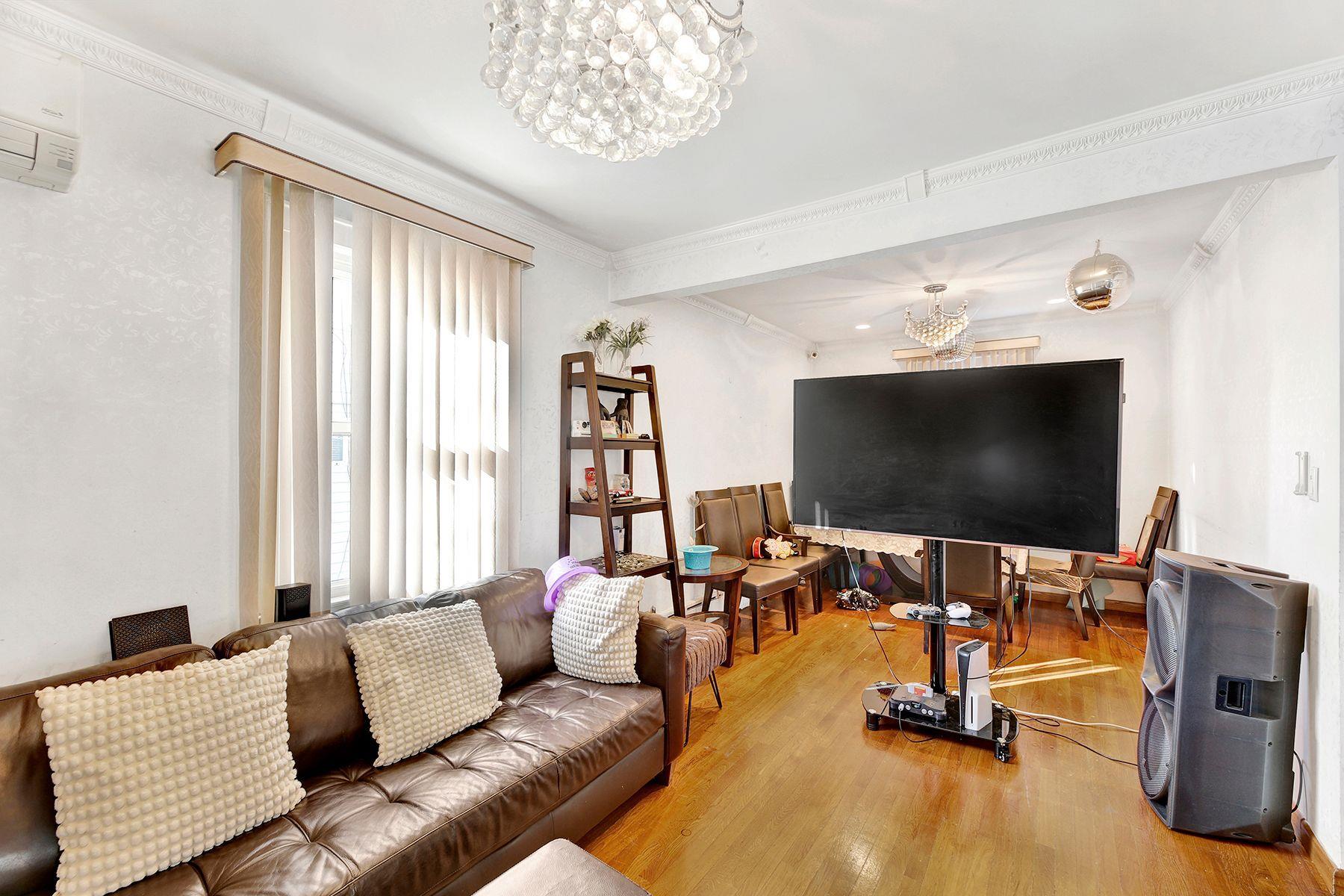 Single Family 62  Queens, NY 11375, MLS-821447-8