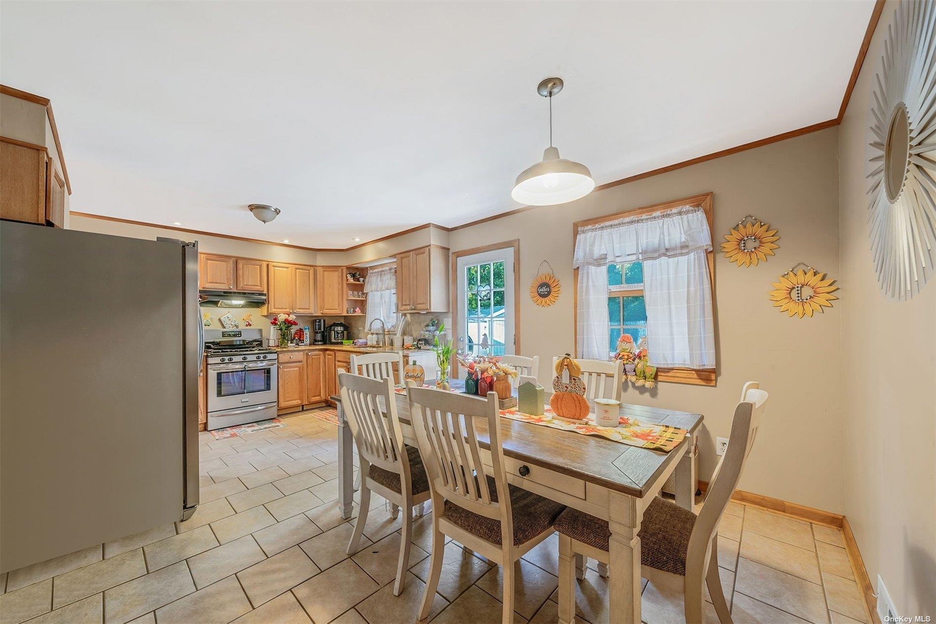 Single Family 18th  Suffolk County, NY 11704, MLS-821469-6