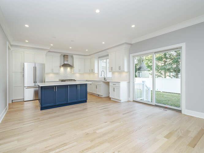 Single Family Fairfield  Nassau County, NY 11050, MLS-821500-10