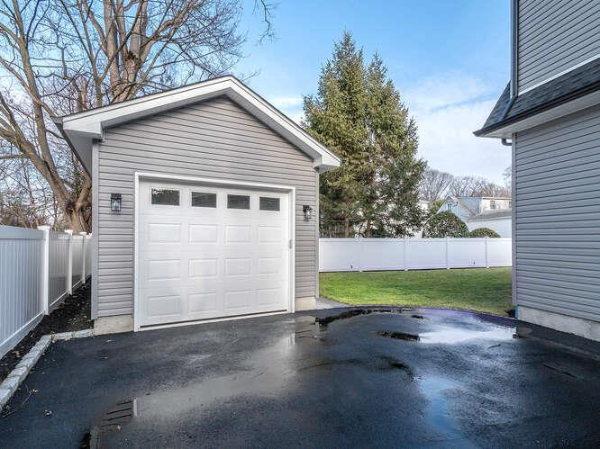 Single Family Fairfield  Nassau County, NY 11050, MLS-821500-28