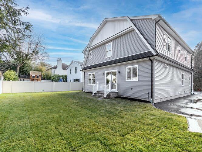 Single Family Fairfield  Nassau County, NY 11050, MLS-821500-29