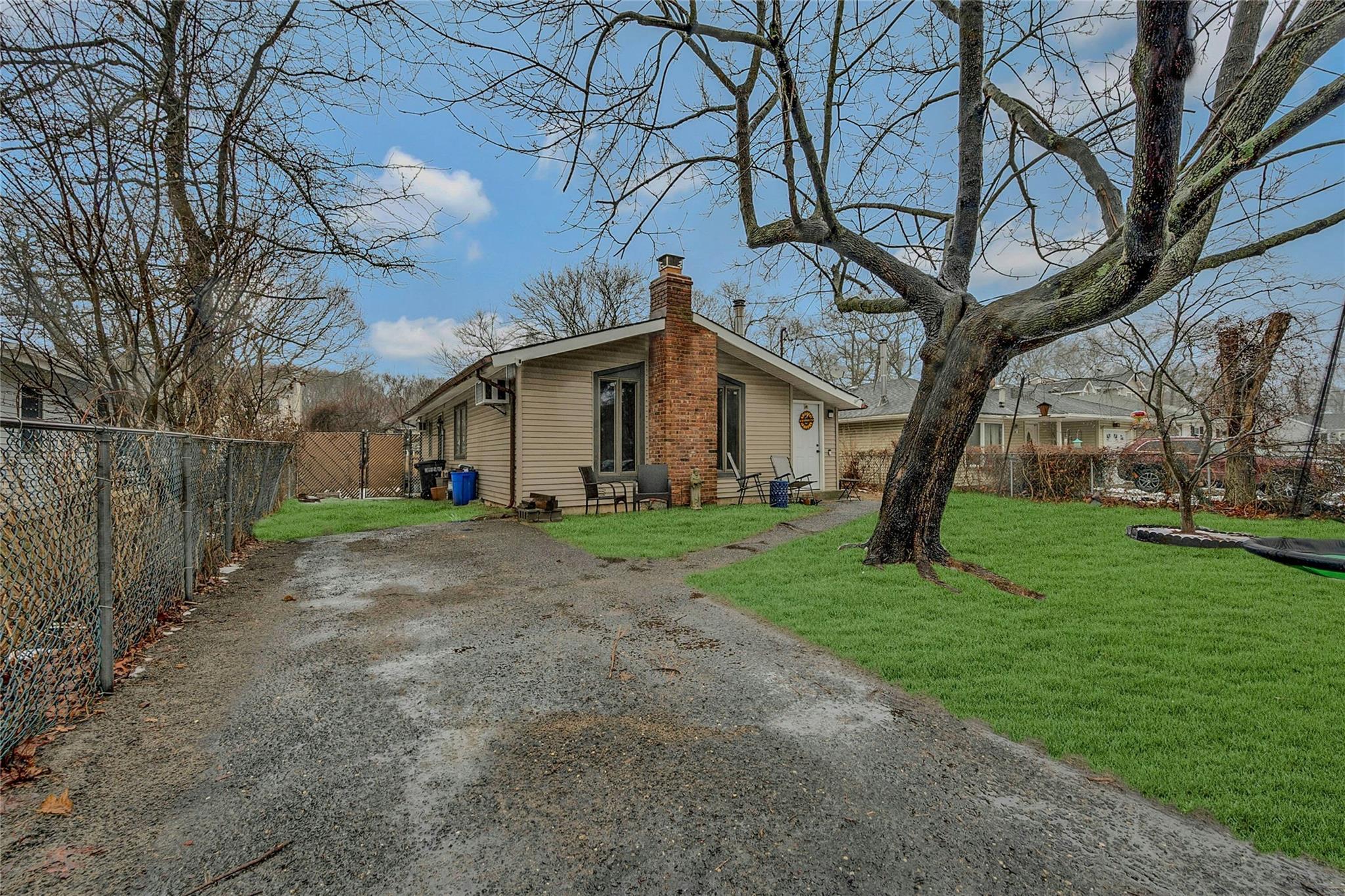 Single Family Baybright  Suffolk County, NY 11967, MLS-821535-2
