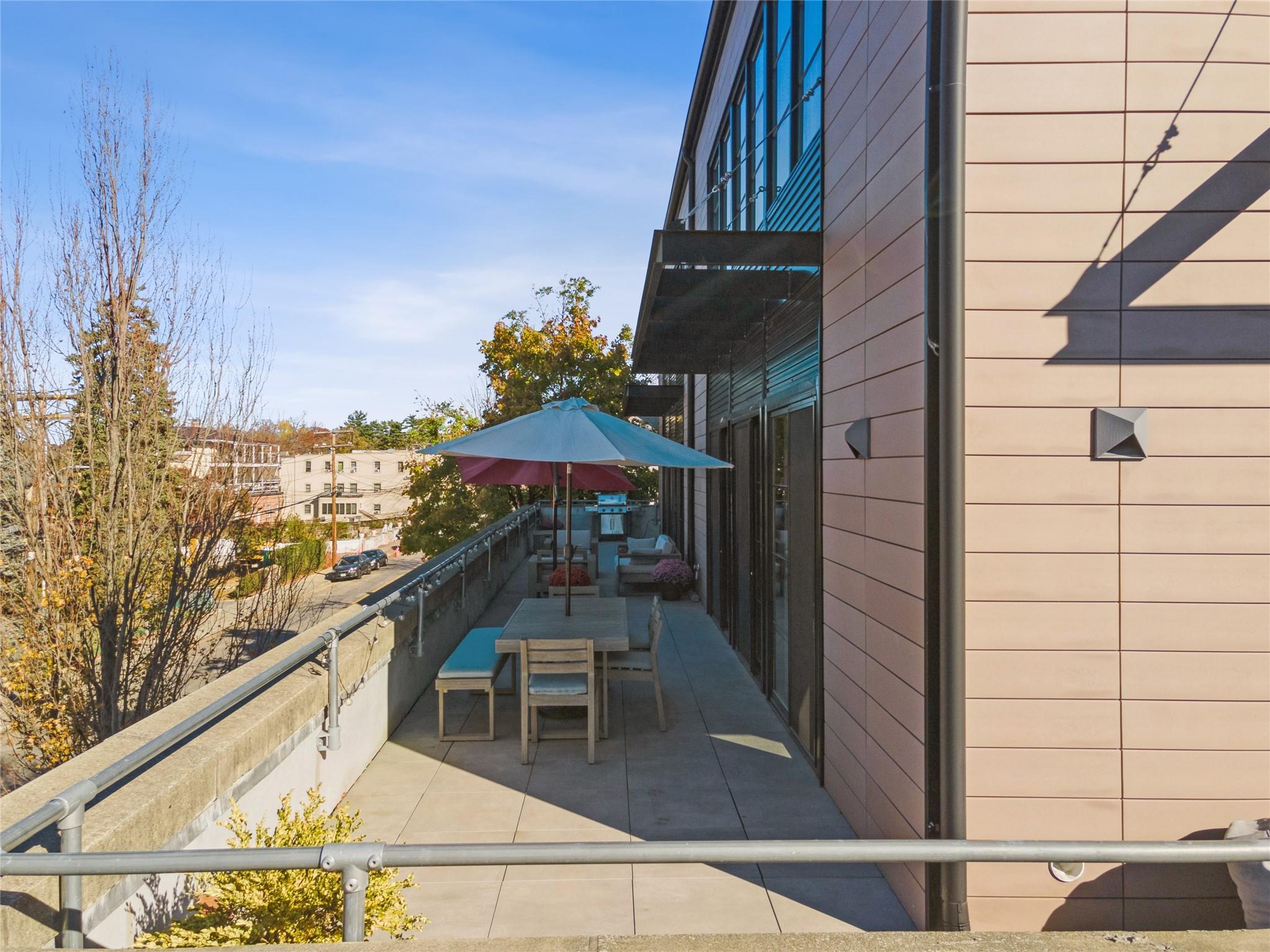 Condo Chestnut  Westchester County, NY 10522, MLS-821698-24