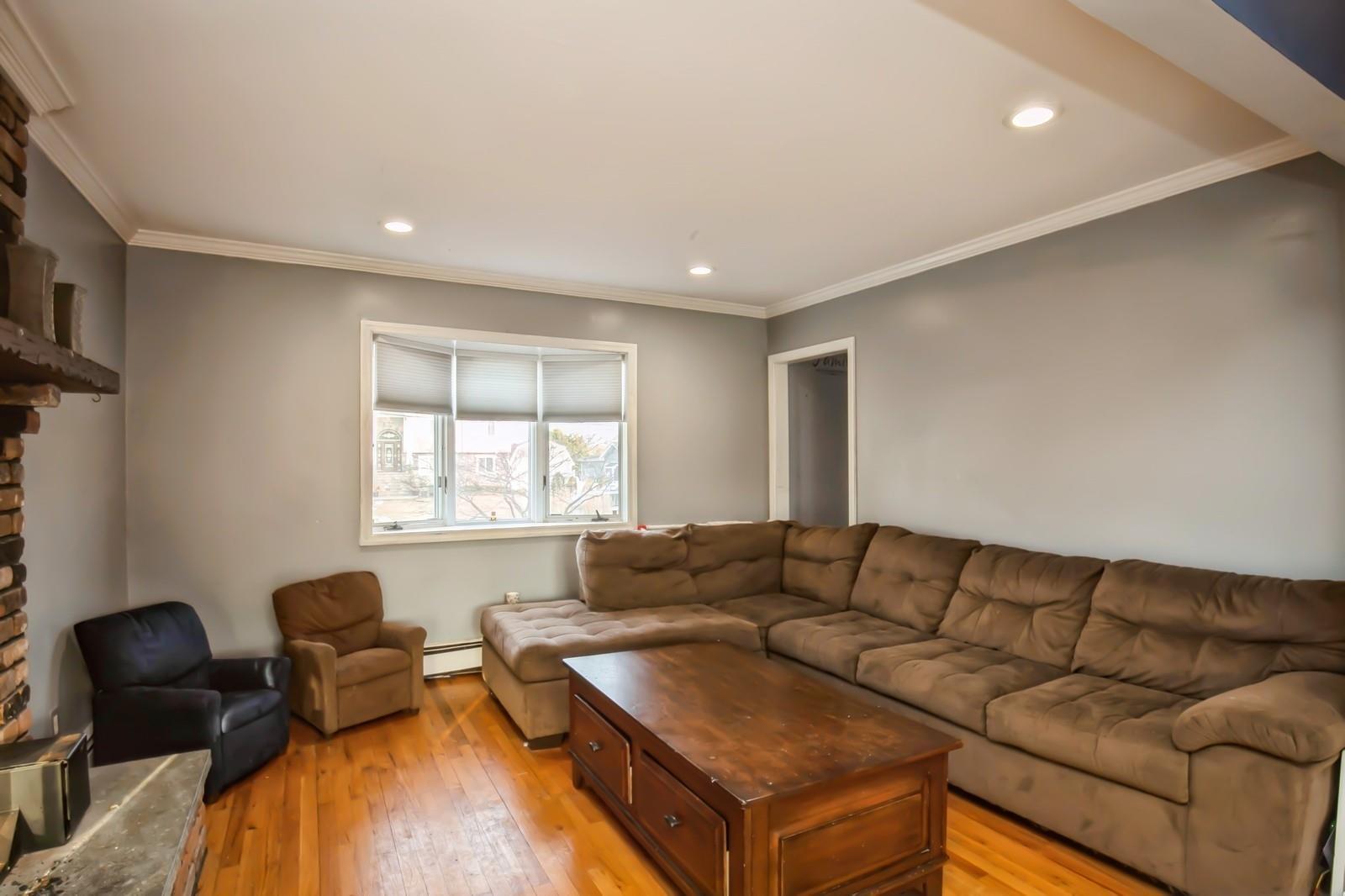Single Family Hyman  Suffolk County, NY 11706, MLS-821752-12