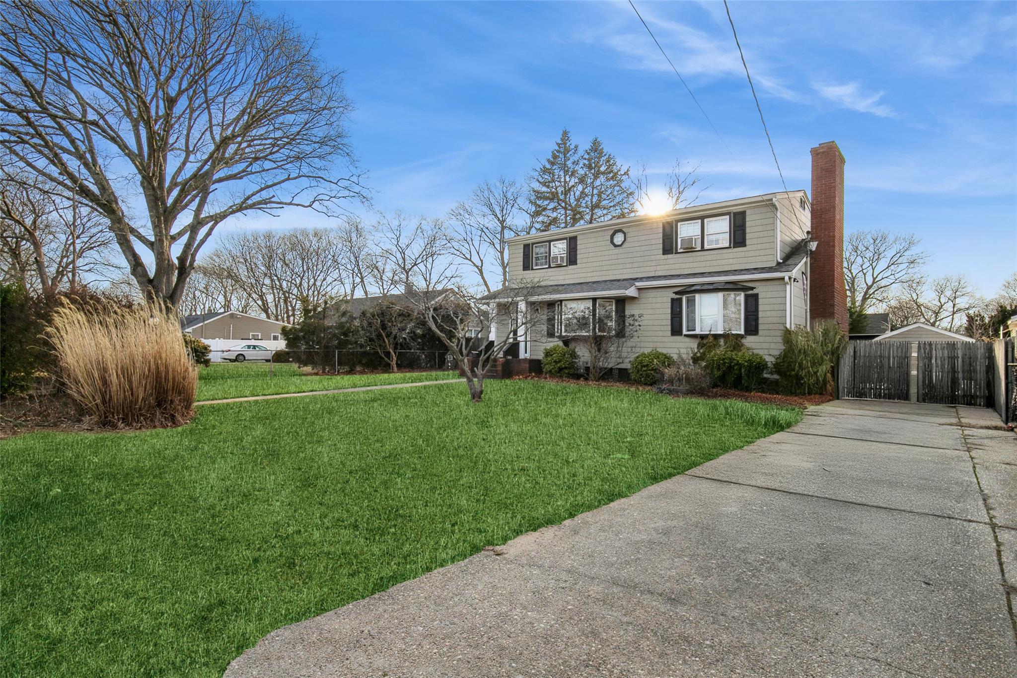 Single Family Hyman  Suffolk County, NY 11706, MLS-821752-3