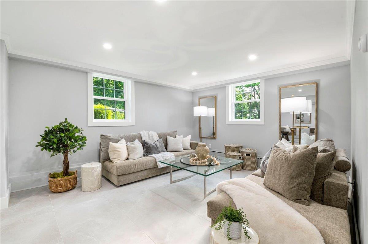 Single Family Fairway  Suffolk County, NY 11724, MLS-821825-31