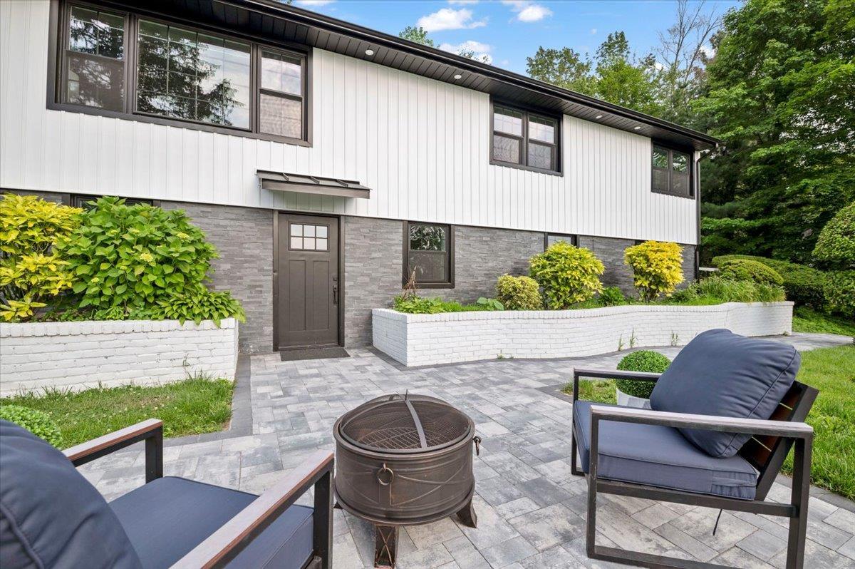 Single Family Fairway  Suffolk County, NY 11724, MLS-821825-35