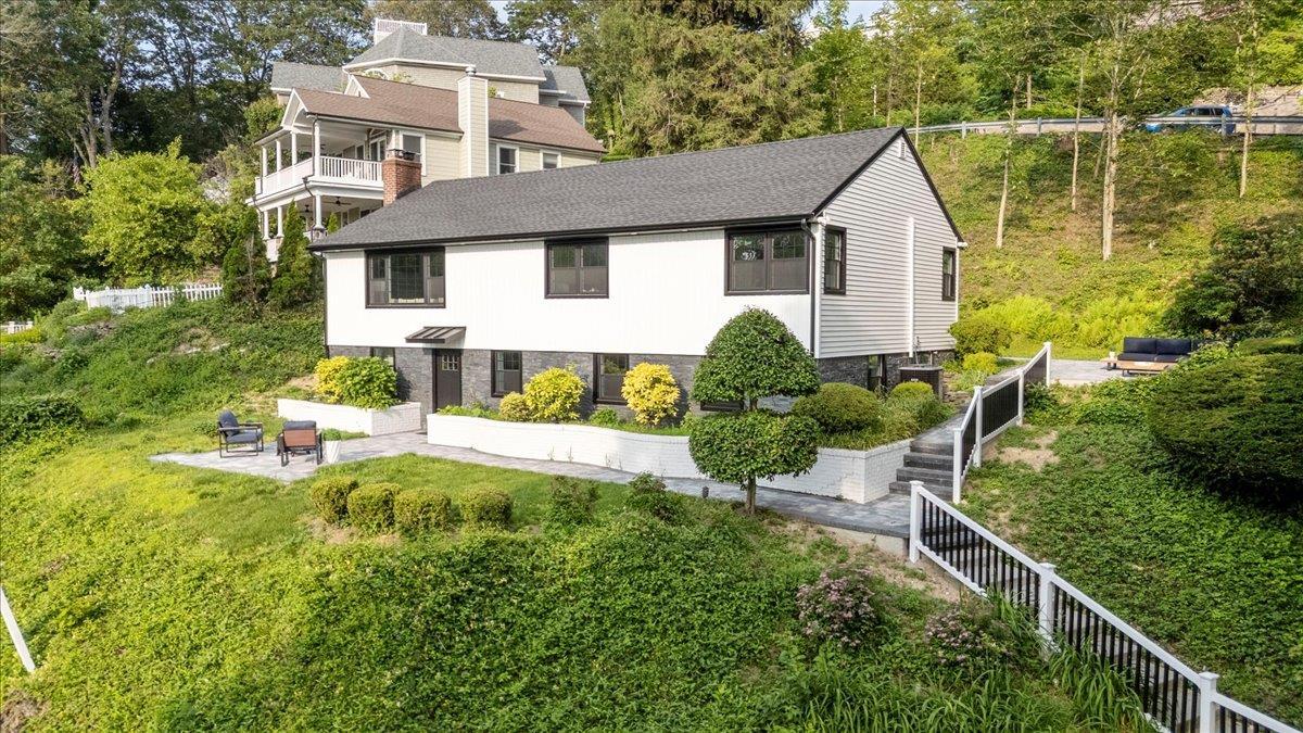 Single Family Fairway  Suffolk County, NY 11724, MLS-821825-37