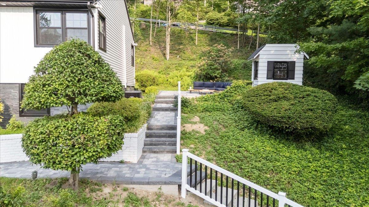 Single Family Fairway  Suffolk County, NY 11724, MLS-821825-38