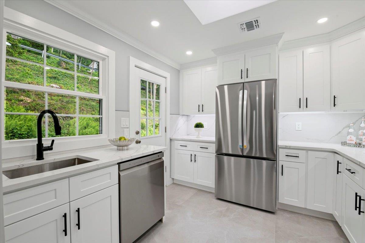 Single Family Fairway  Suffolk County, NY 11724, MLS-821825-4