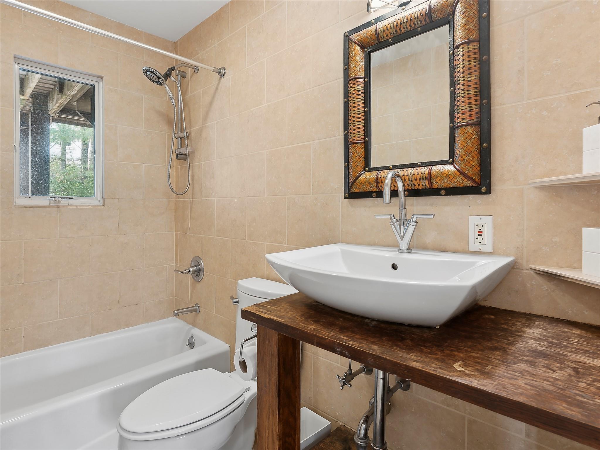 Single Family Edison  Suffolk County, NY 11954, MLS-821859-17