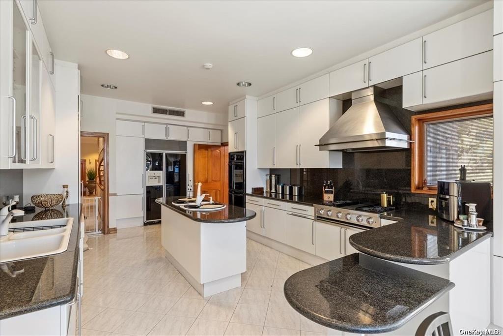 Single Family Summit  Queens, NY 11357, MLS-821877-24