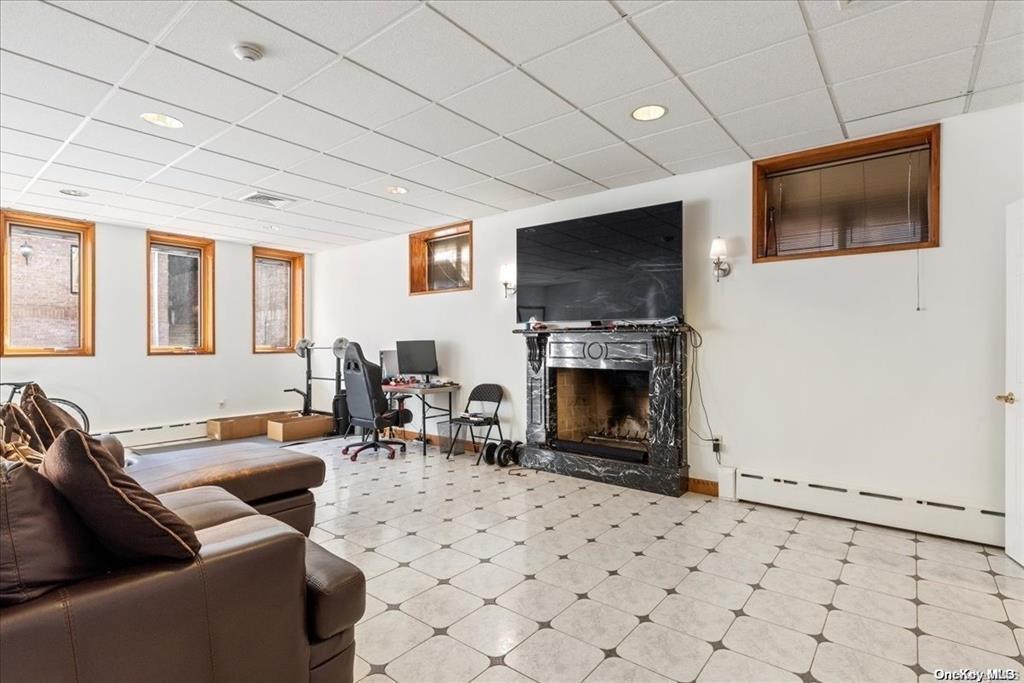 Single Family Summit  Queens, NY 11357, MLS-821877-33