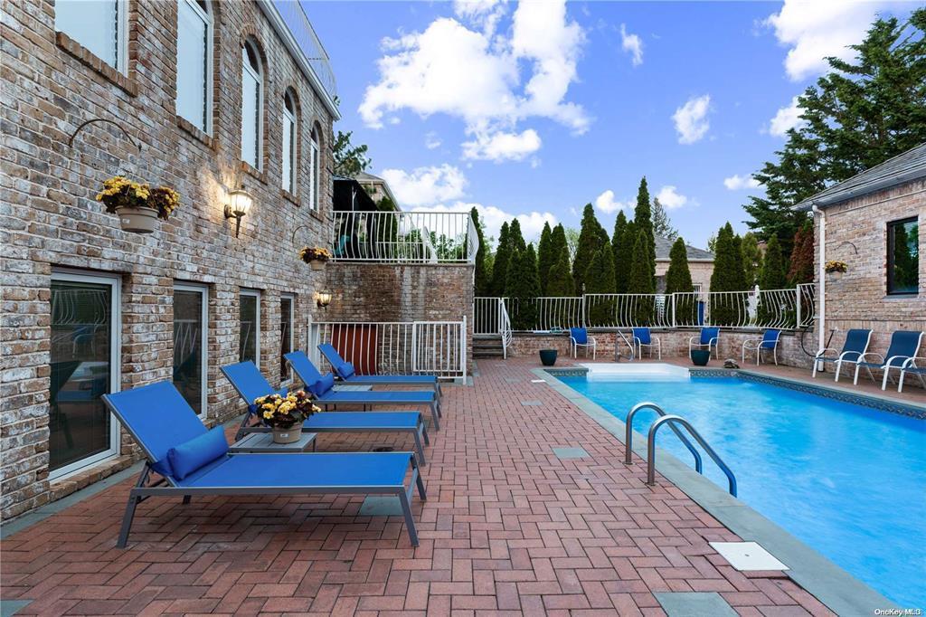Single Family Summit  Queens, NY 11357, MLS-821877-37