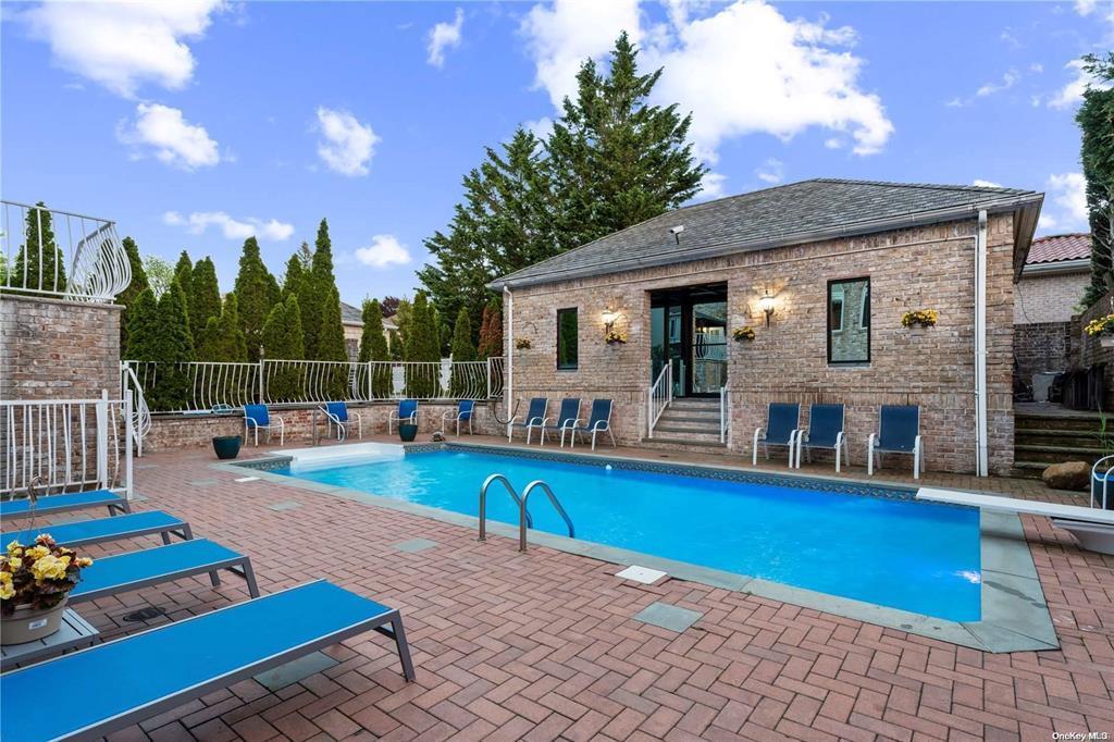 Single Family Summit  Queens, NY 11357, MLS-821877-39