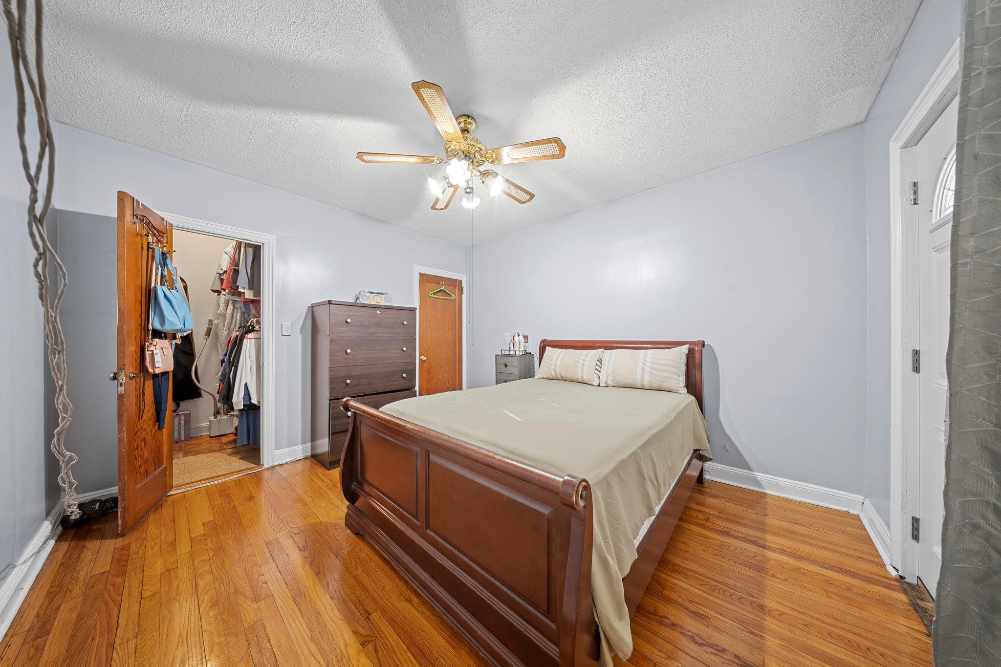 Single Family Bronx  Bronx, NY 10470, MLS-821910-12