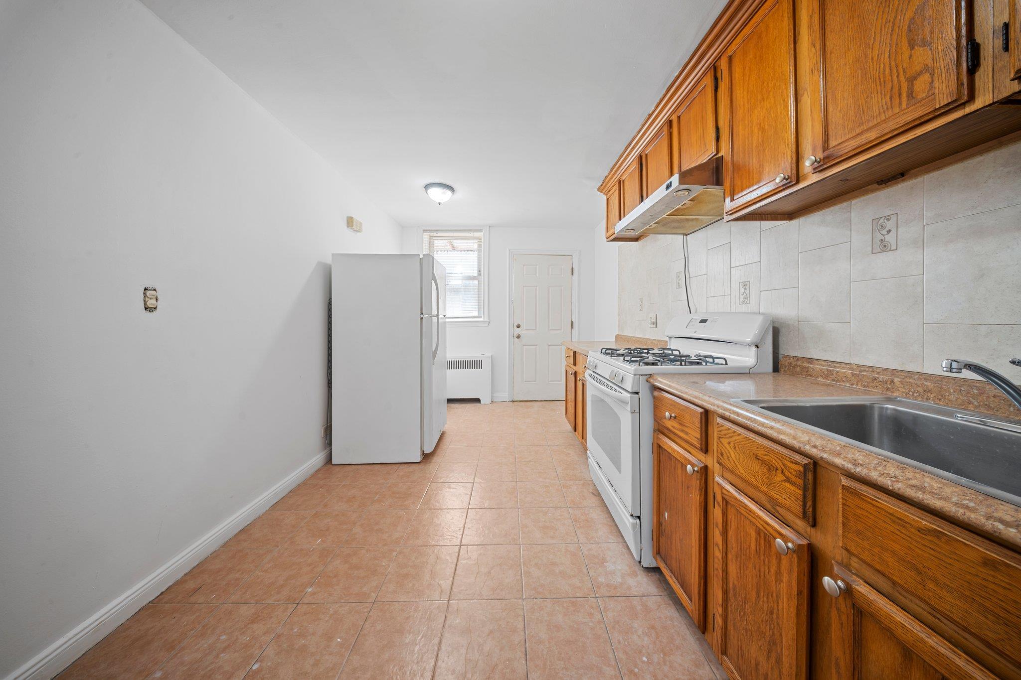 Single Family Bronx  Bronx, NY 10470, MLS-821910-24