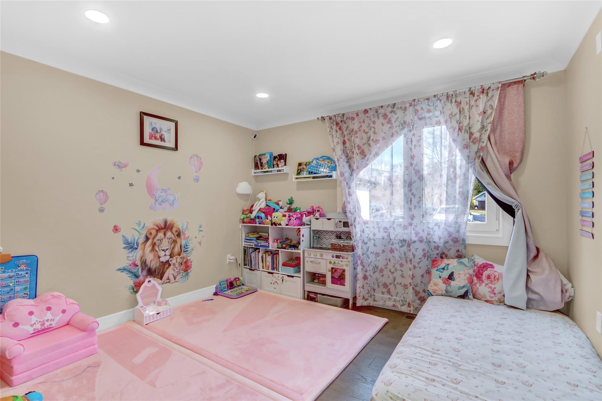Single Family Chatham  Suffolk County, NY 11746, MLS-821928-11