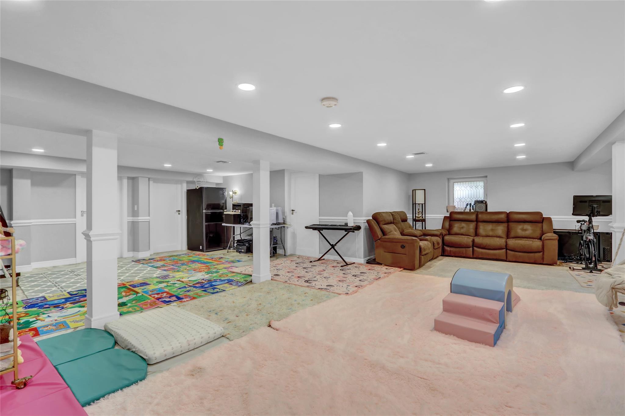 Single Family Chatham  Suffolk County, NY 11746, MLS-821928-16