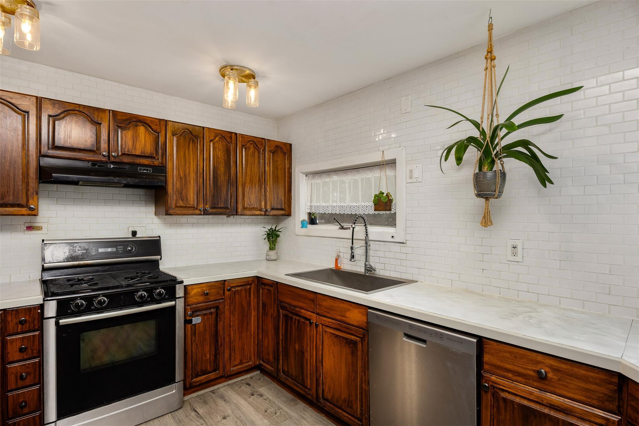 Single Family Vestal Hills  Ulster County, NY 12401, MLS-822016-6