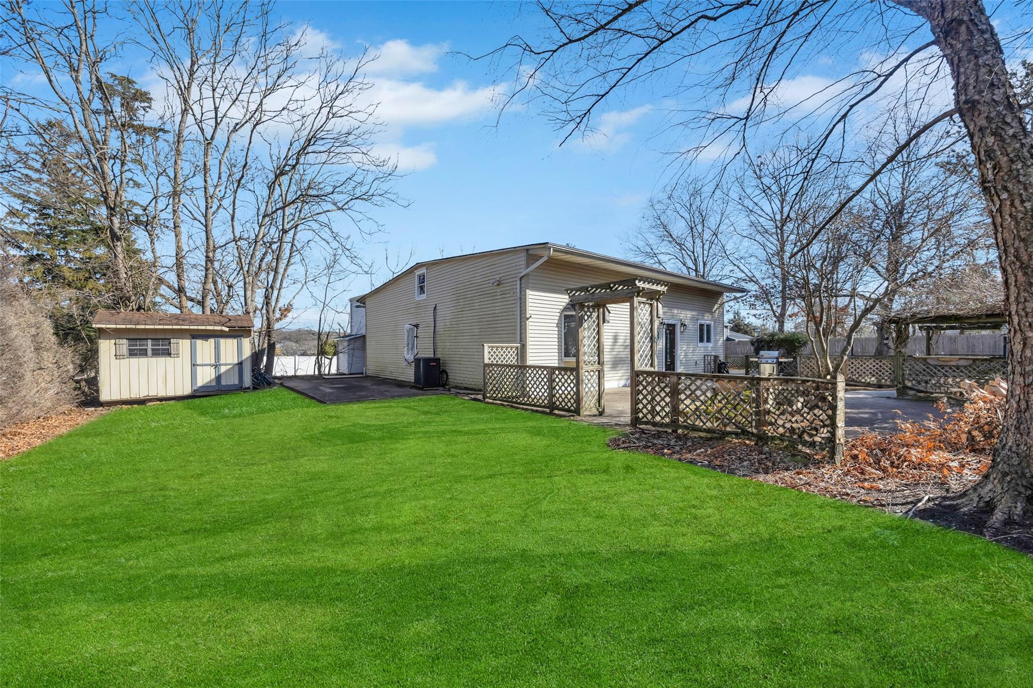 Single Family Traction  Suffolk County, NY 11772, MLS-822067-8