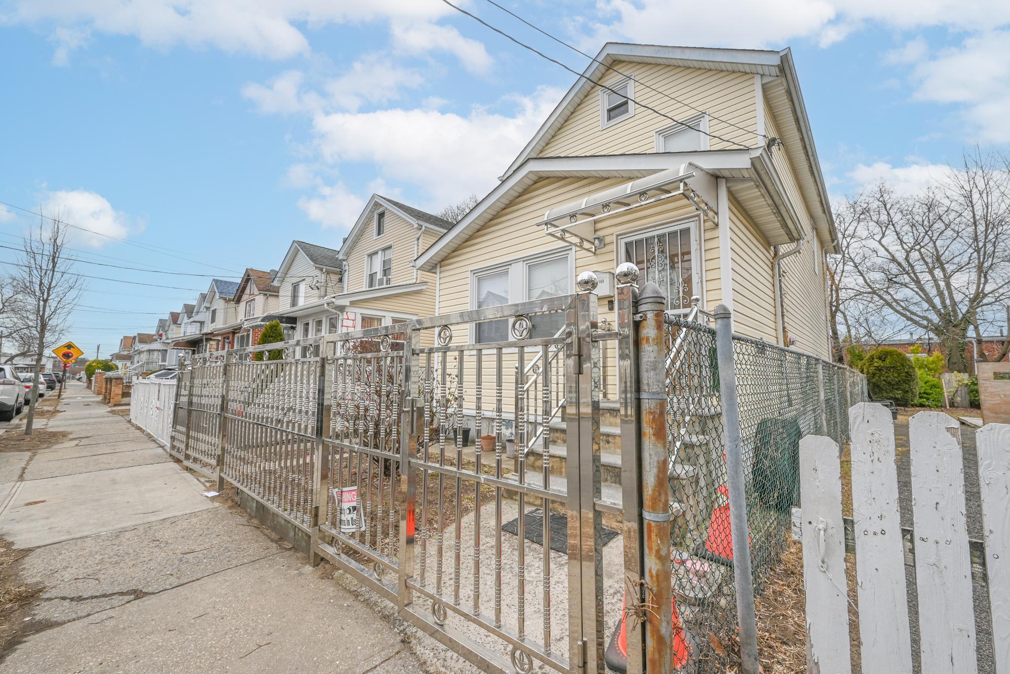 Single Family 160th  Queens, NY 11433, MLS-822072-3