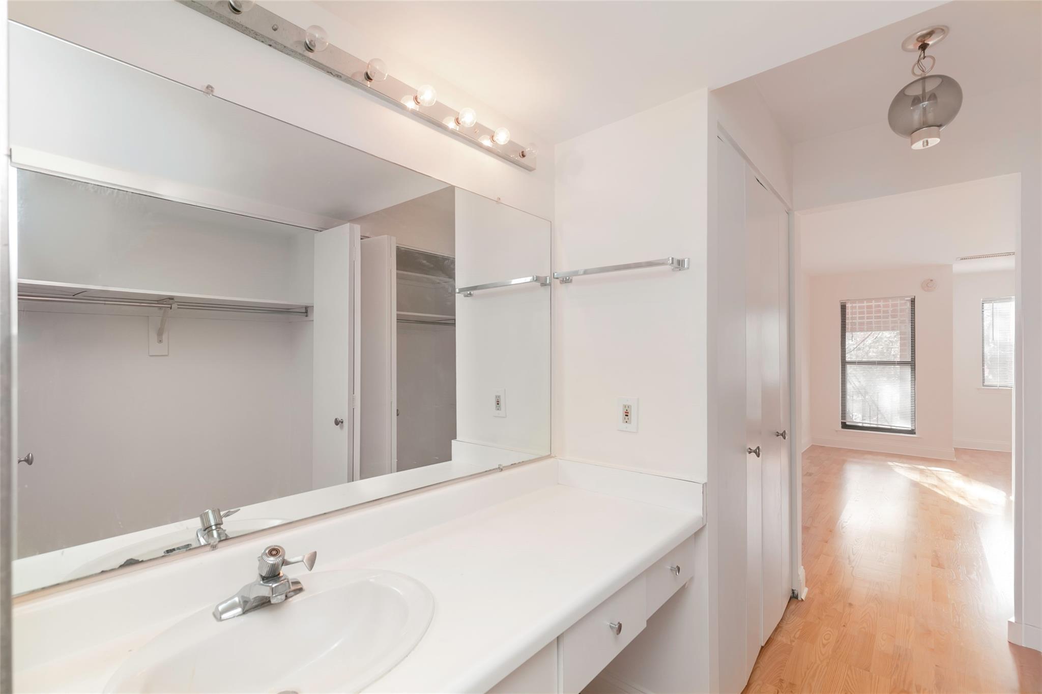 Condo Bronxville Glen  Westchester County, NY 10708, MLS-822109-15