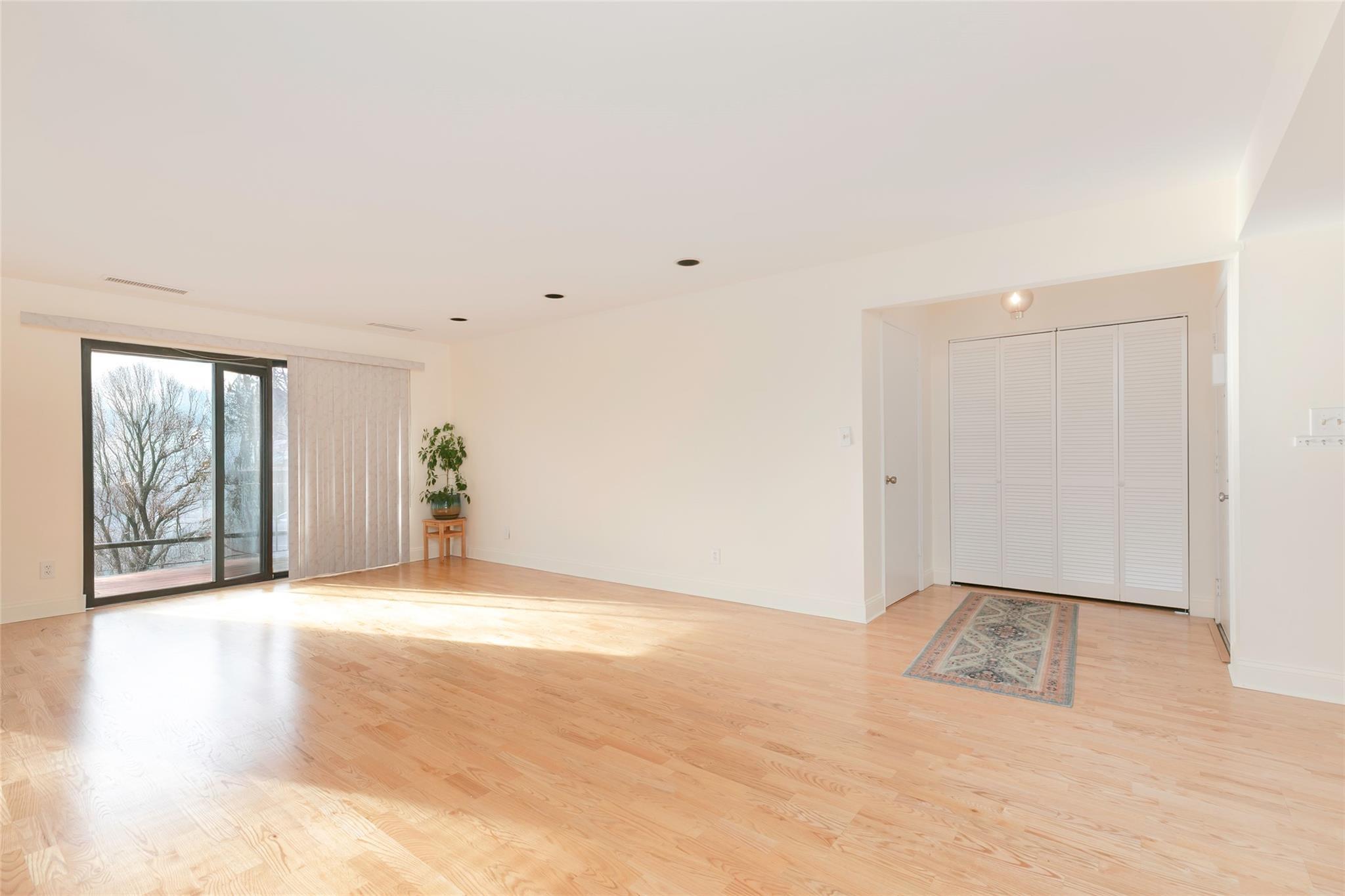 Condo Bronxville Glen  Westchester County, NY 10708, MLS-822109-22