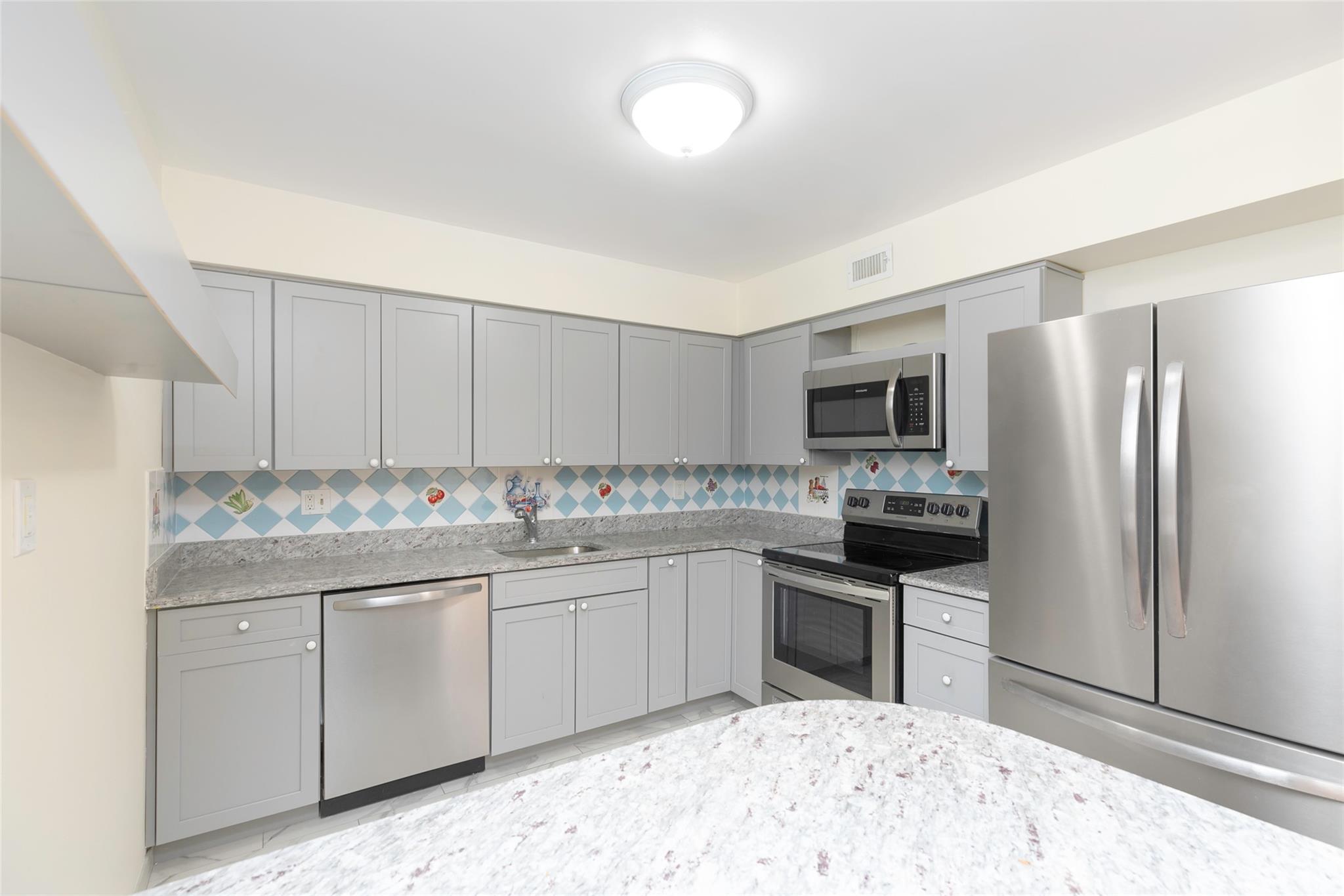 Condo Bronxville Glen  Westchester County, NY 10708, MLS-822109-5