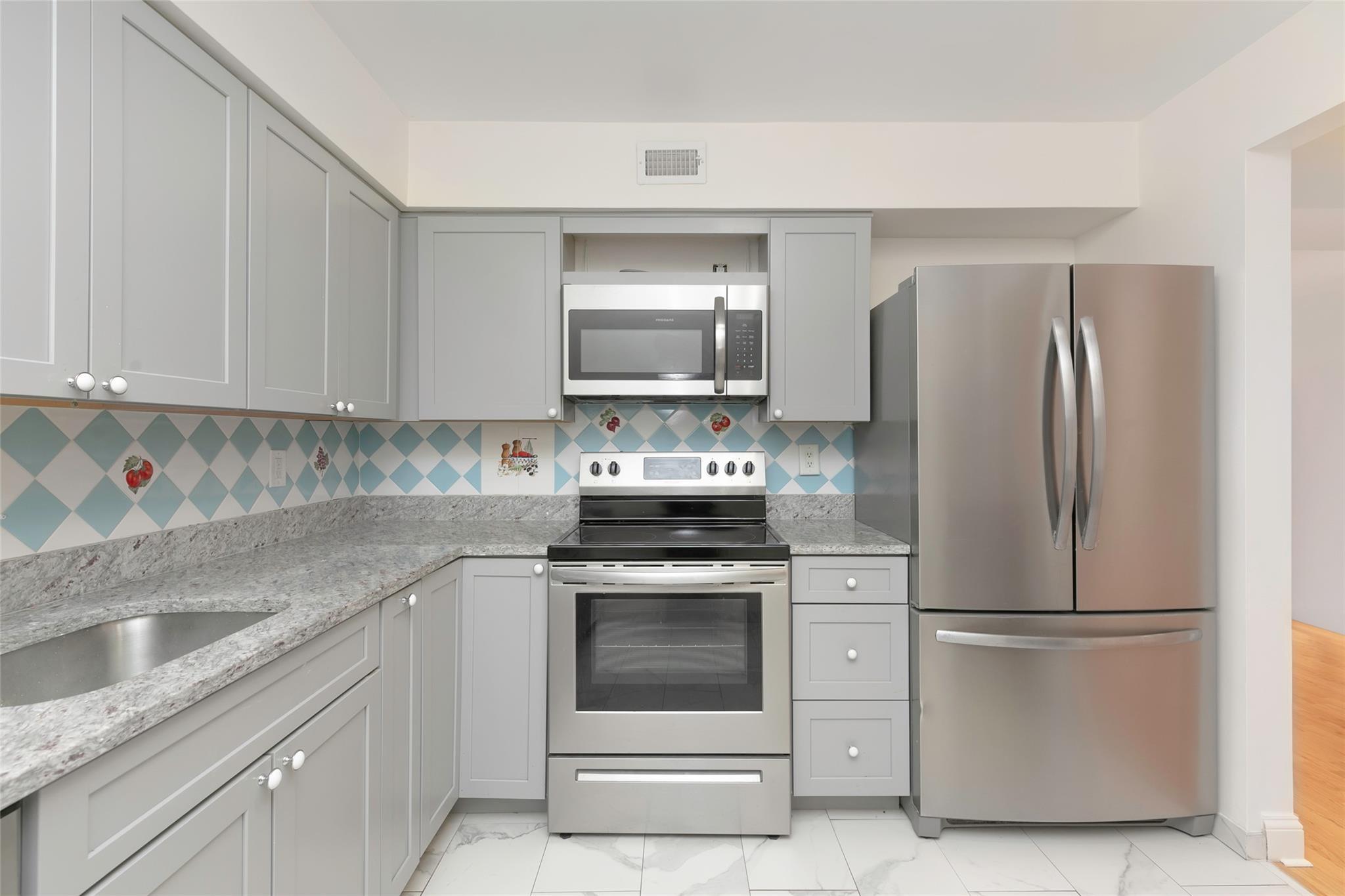 Condo Bronxville Glen  Westchester County, NY 10708, MLS-822109-6