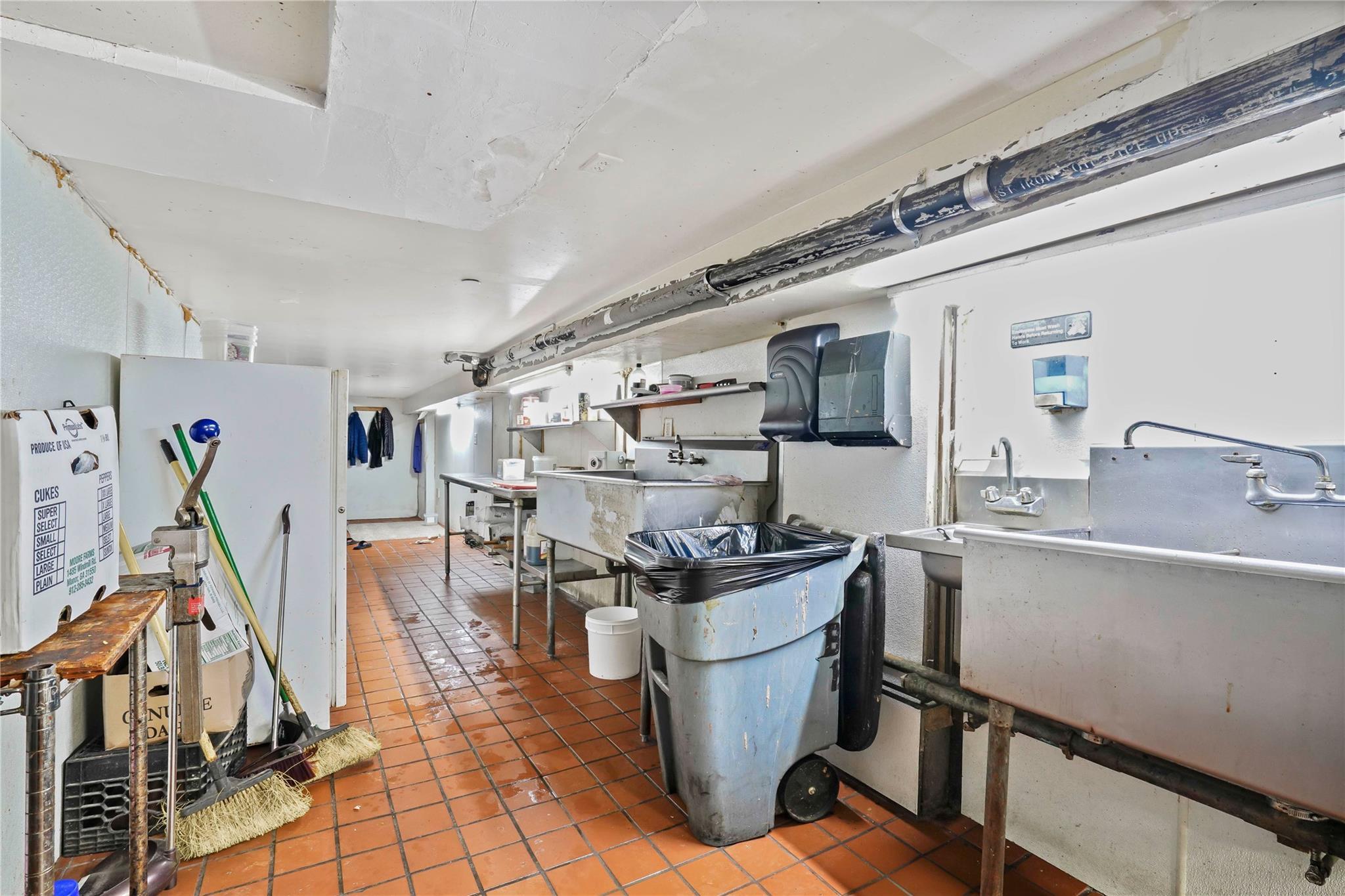 Commercial Lease Grand  Brooklyn, NY 11211, MLS-822139-12