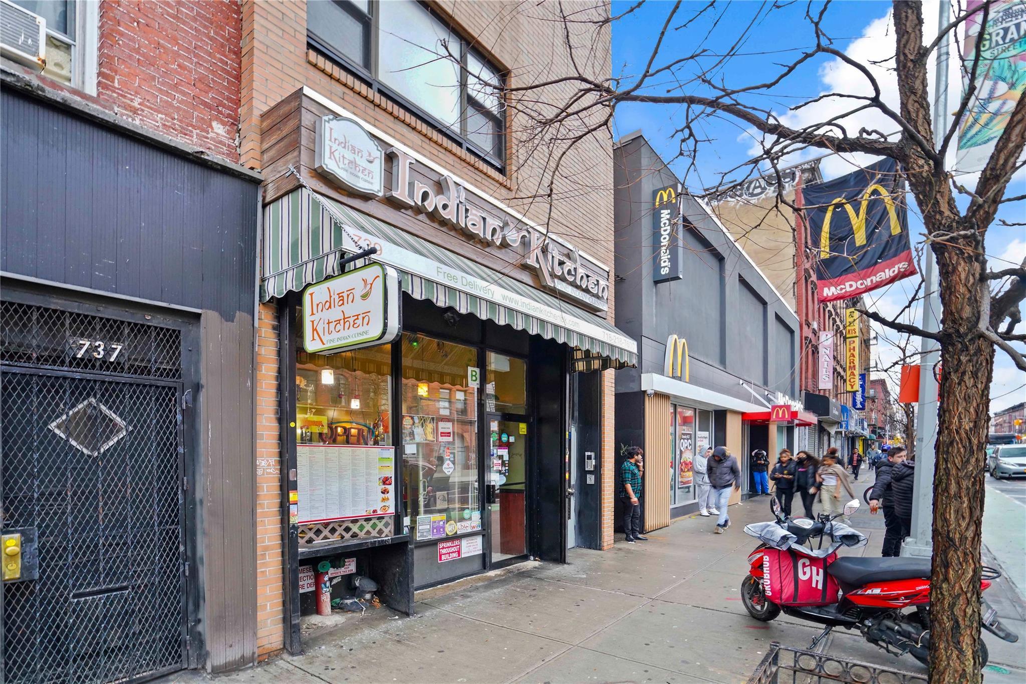 Commercial Lease Grand  Brooklyn, NY 11211, MLS-822139-2