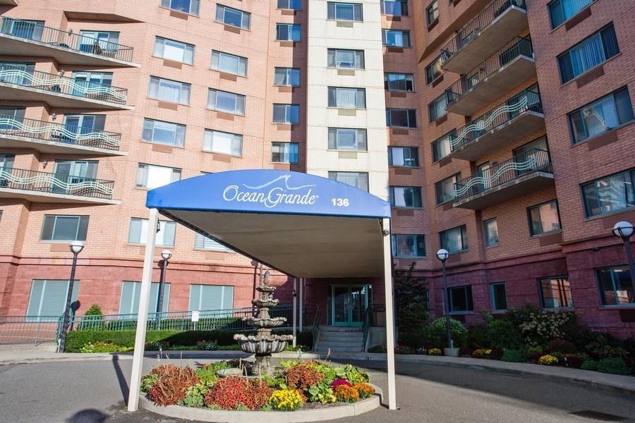 Condo in New York - Beach 117th  Queens, NY 11694