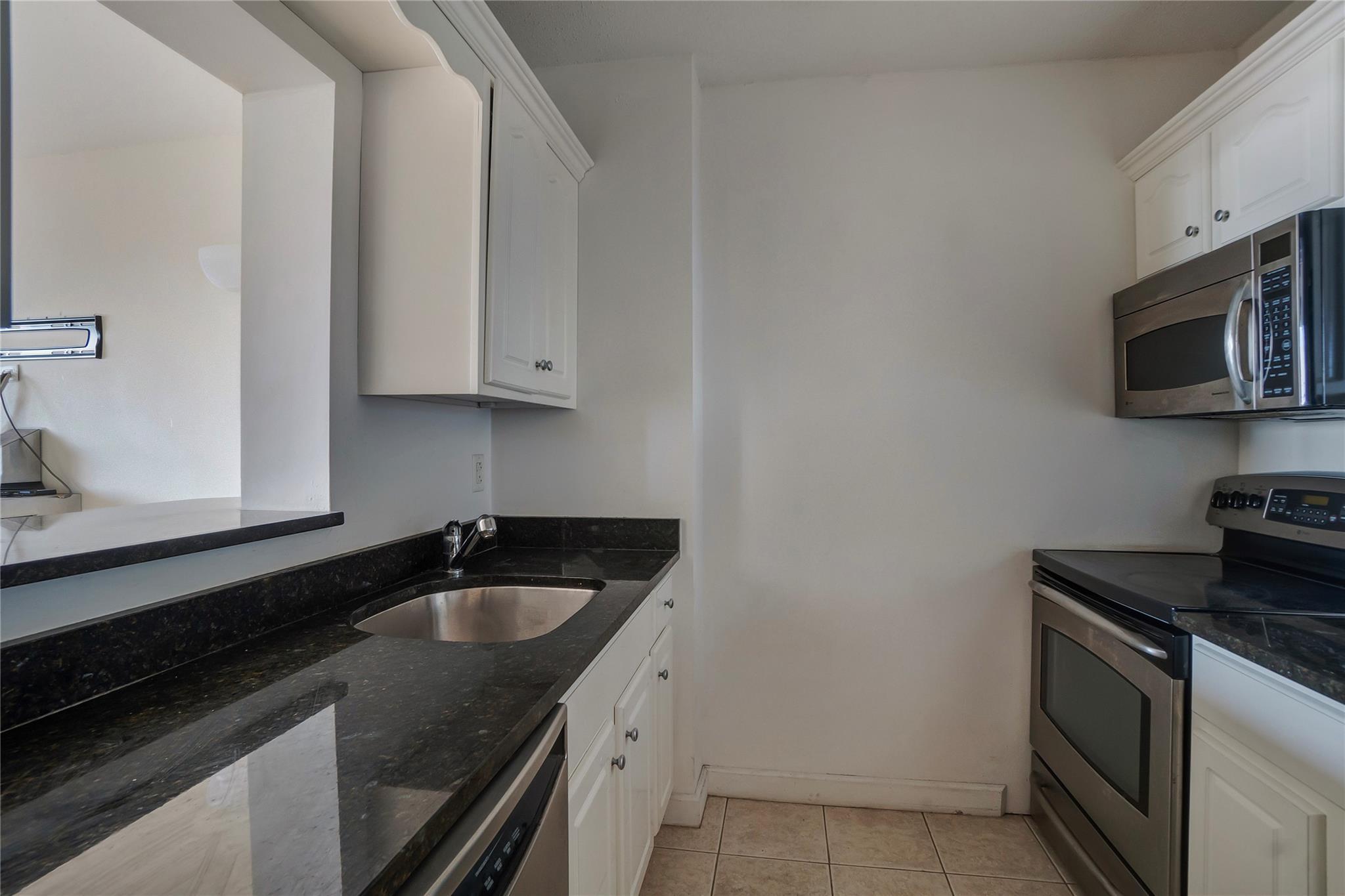 Condo Beach 117th  Queens, NY 11694, MLS-822180-2