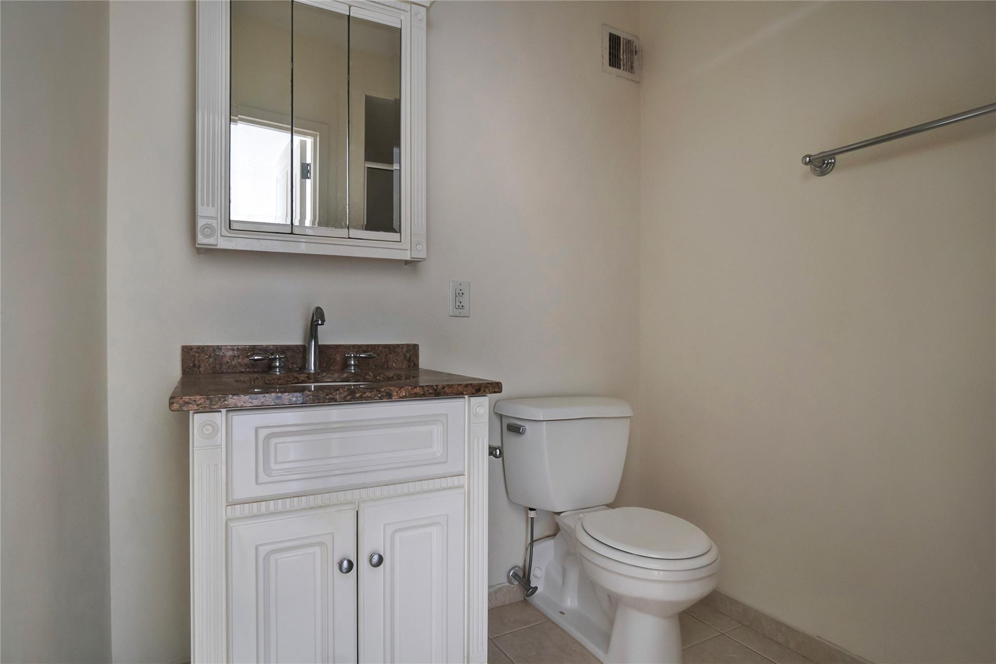 Condo Beach 117th  Queens, NY 11694, MLS-822180-7