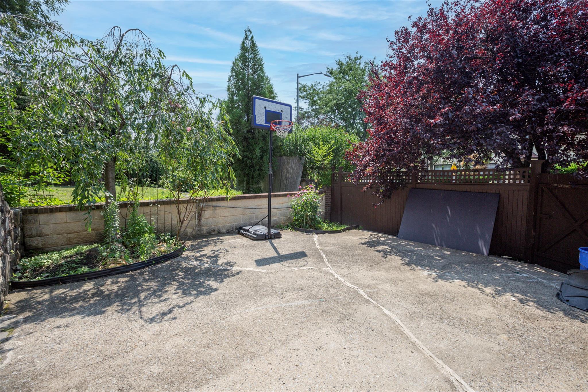 Single Family Exeter  Queens, NY 11375, MLS-822213-25
