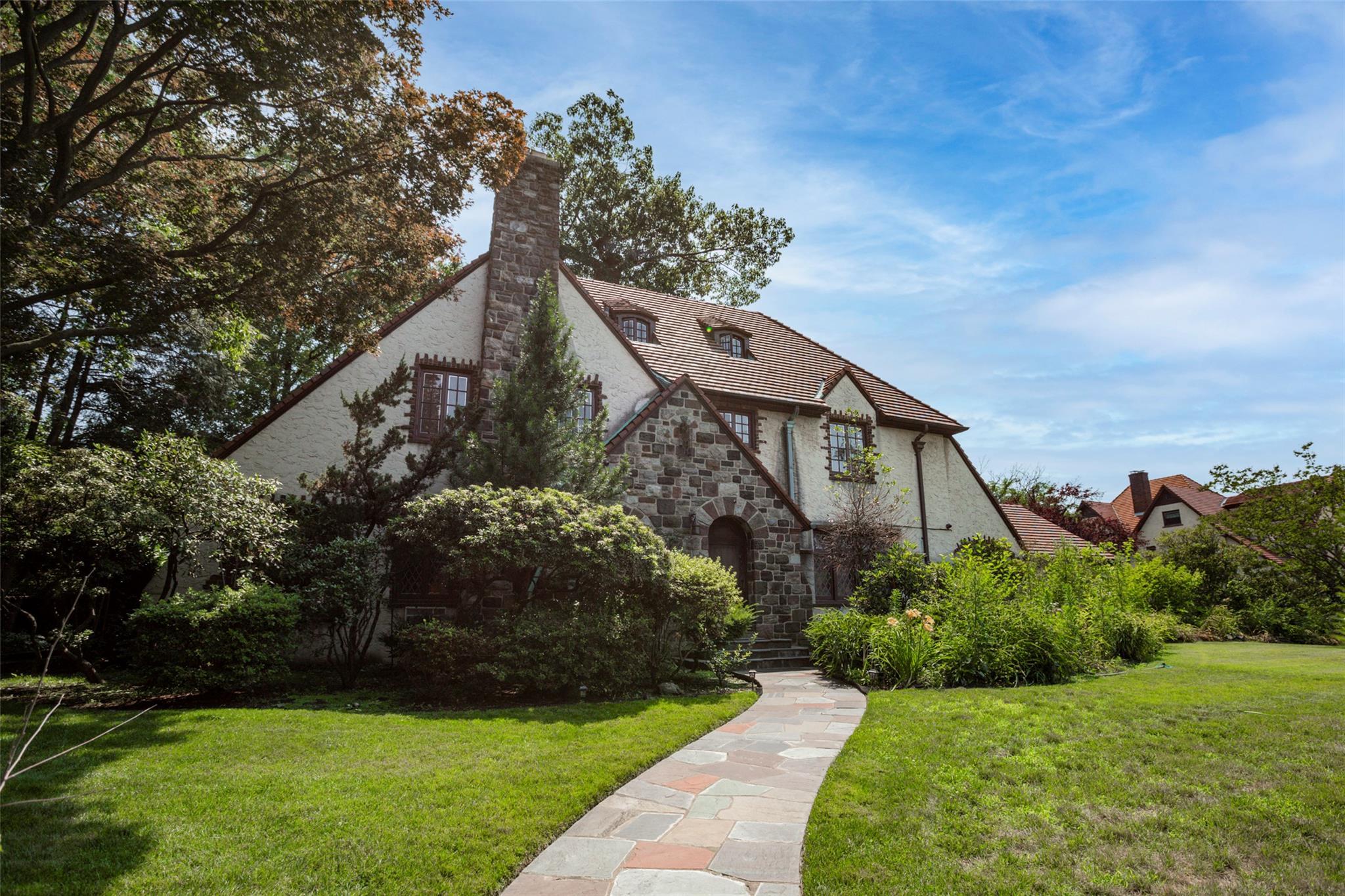 Single Family Exeter  Queens, NY 11375, MLS-822213-28