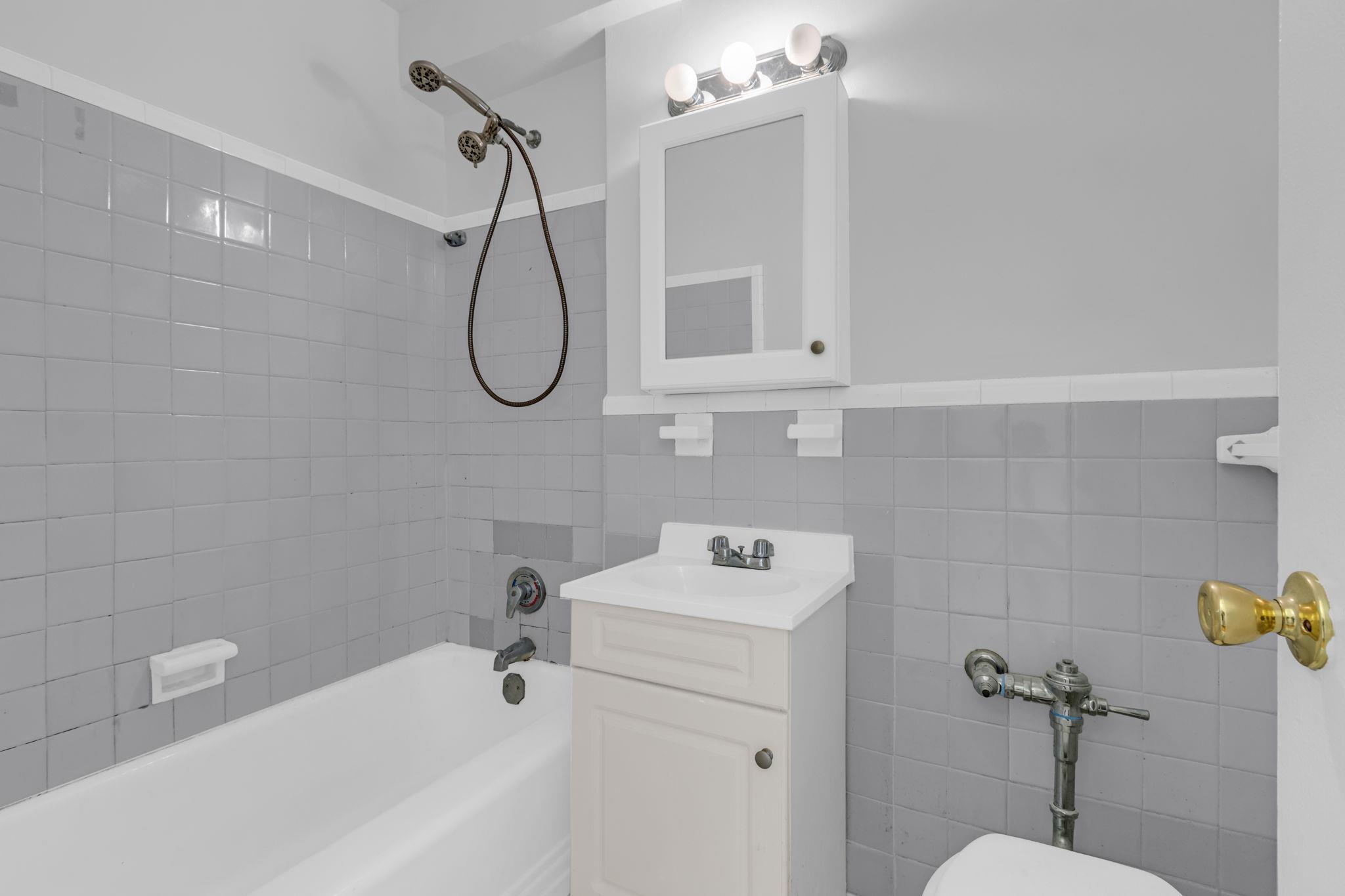 Coop Knolls  Bronx, NY 10463, MLS-822234-13