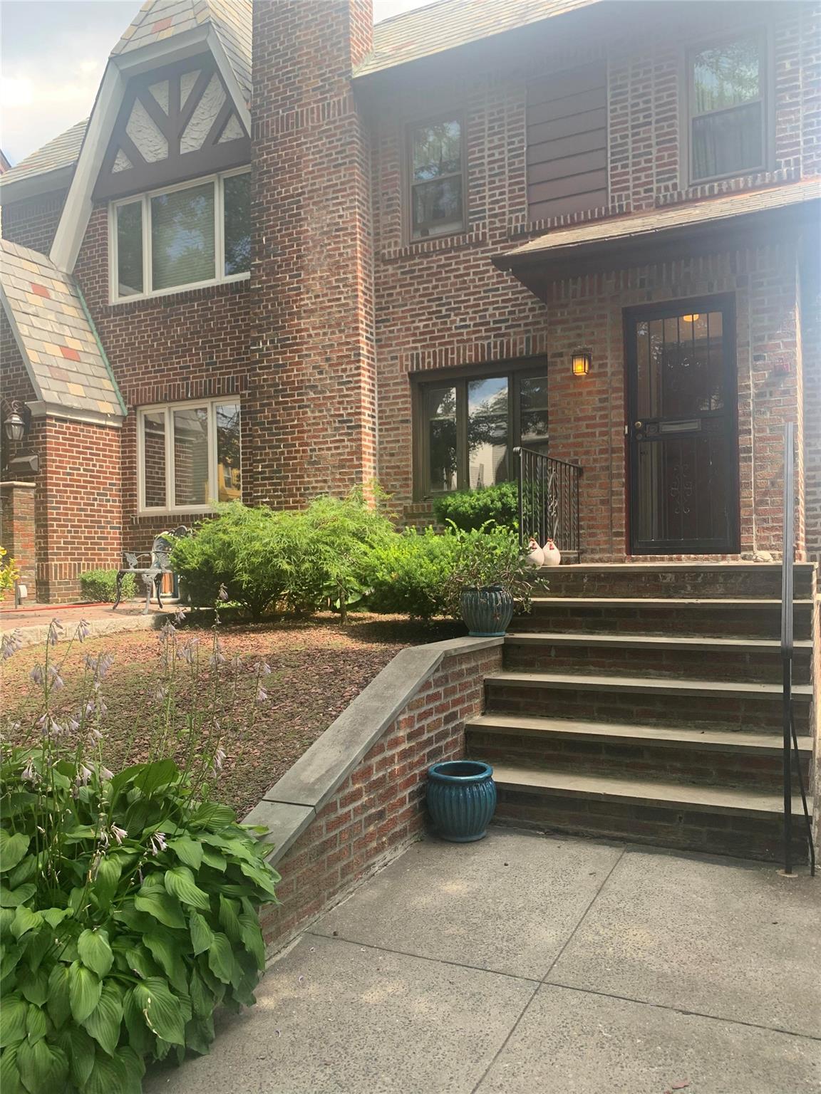 Single Family 67 Ave  Queens, NY 11374, MLS-822317-4