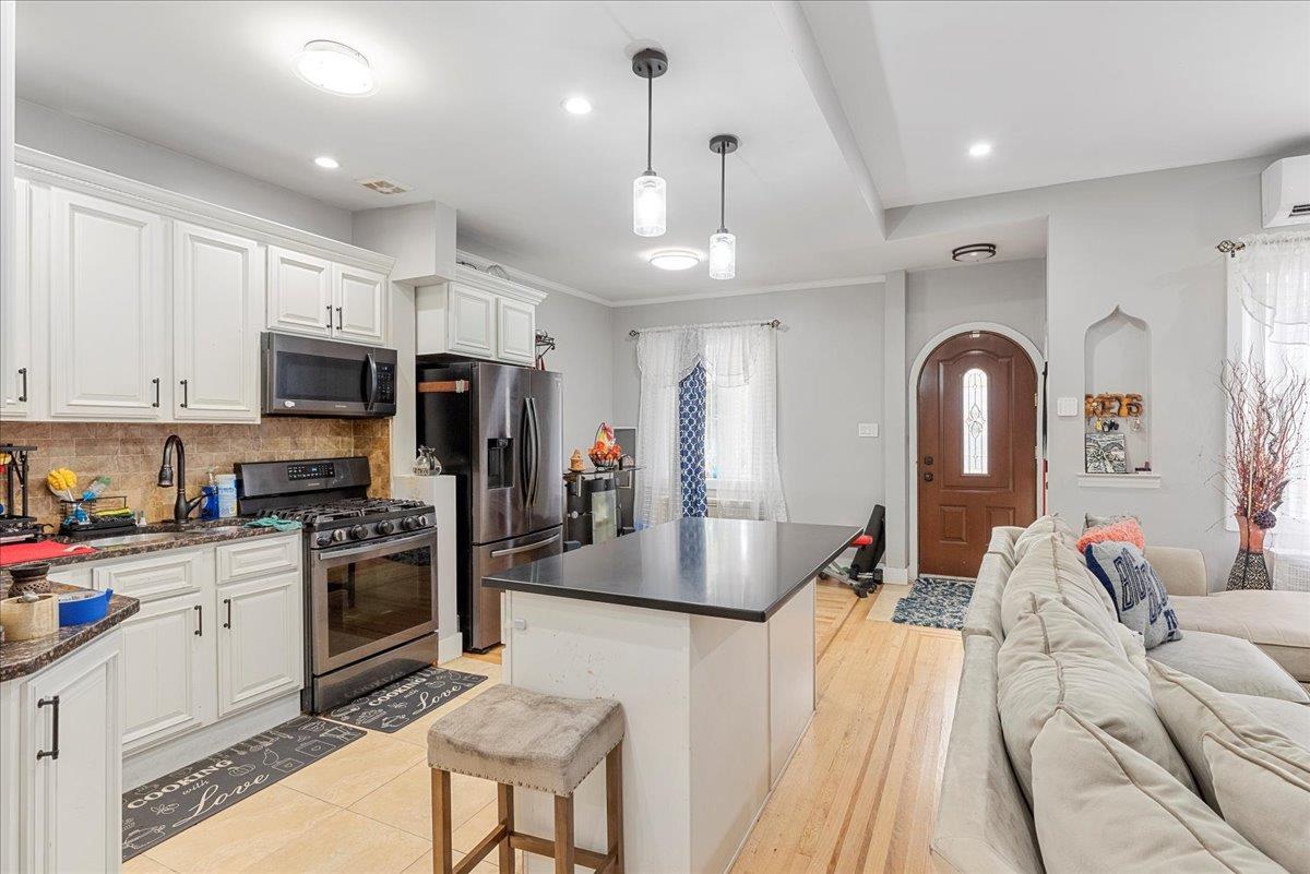 Single Family 59th  Brooklyn, NY 11203, MLS-822323-4
