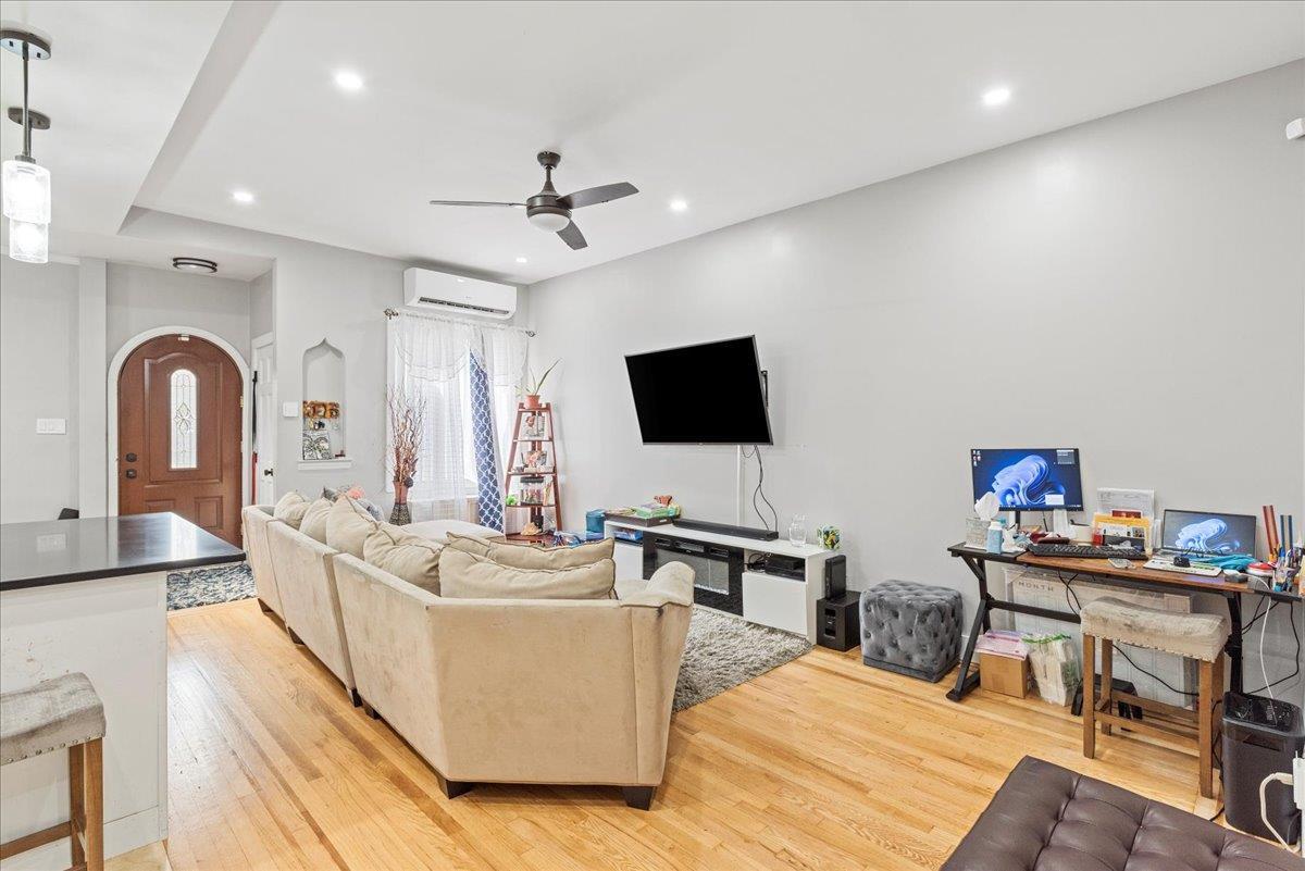 Single Family 59th  Brooklyn, NY 11203, MLS-822323-8