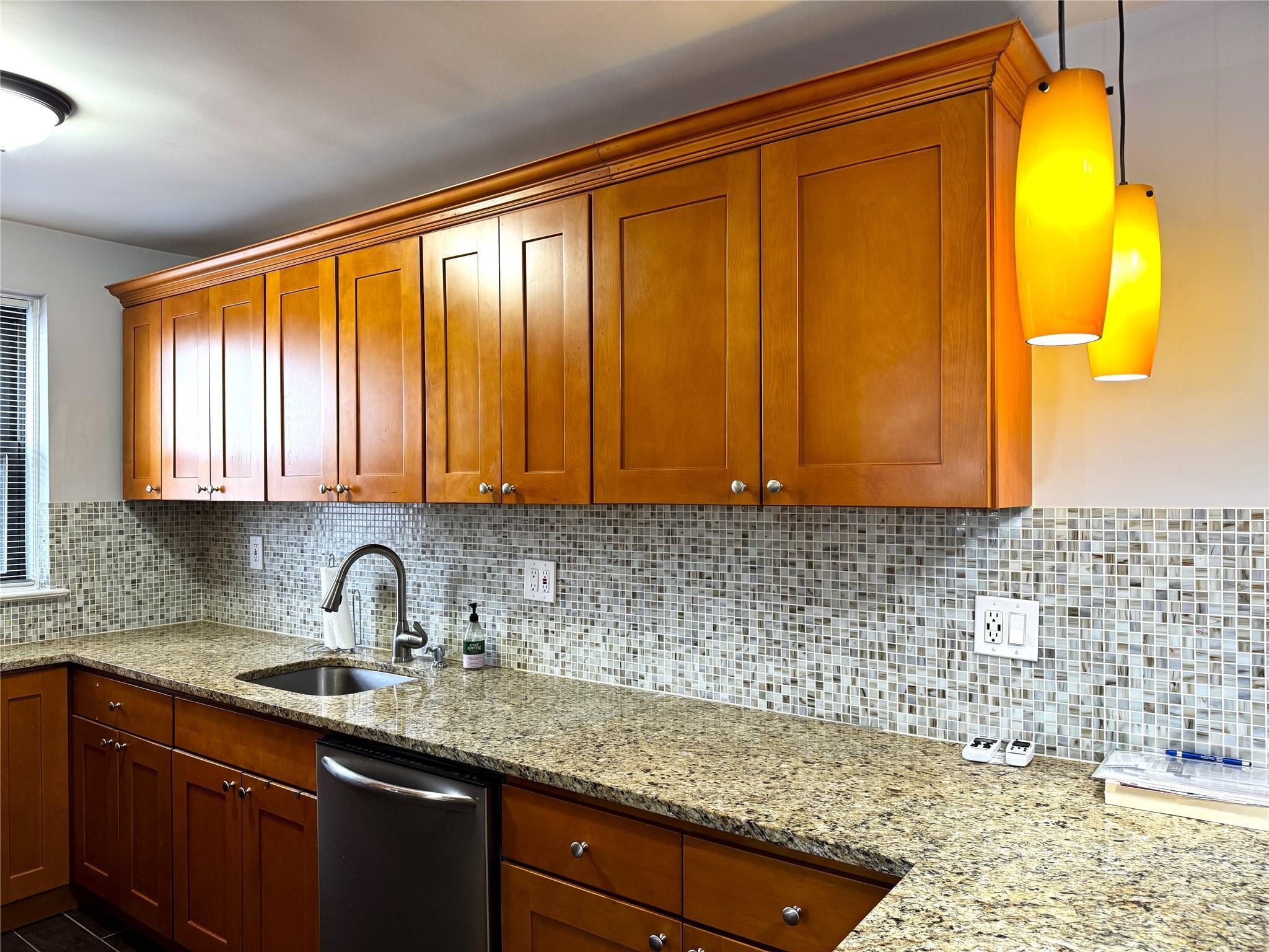 Coop Hoover Ave  Queens, NY 11435, MLS-822504-8