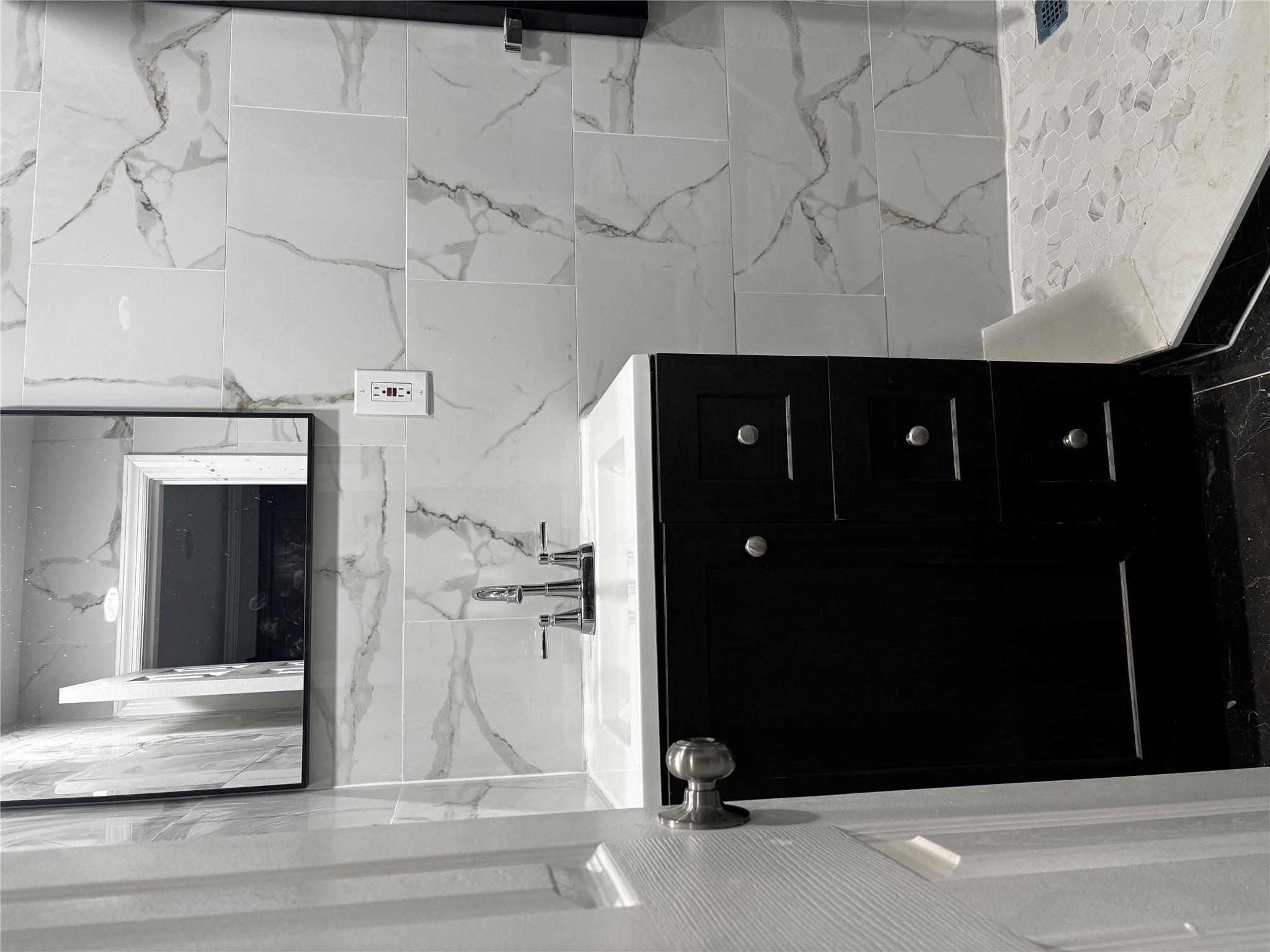 Apartment Lincoln  Brooklyn, NY 11208, MLS-822532-8
