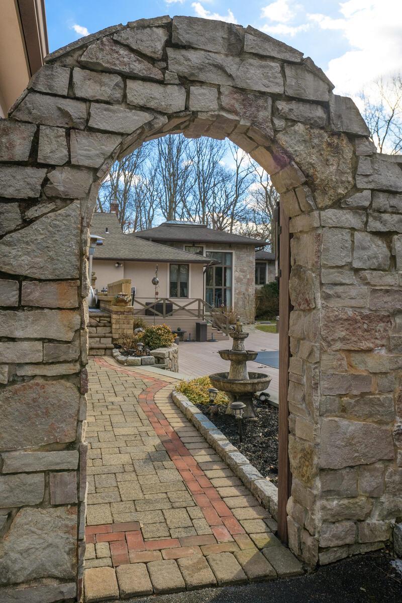 Single Family Laurel  Nassau County, NY 11791, MLS-822538-44