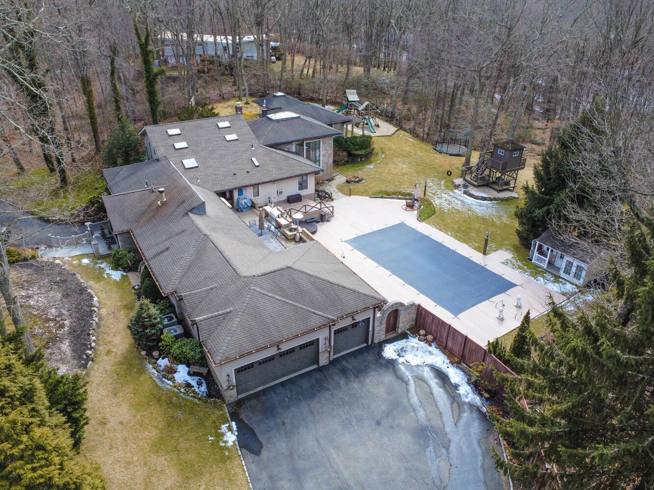 Single Family Laurel  Nassau County, NY 11791, MLS-822538-5