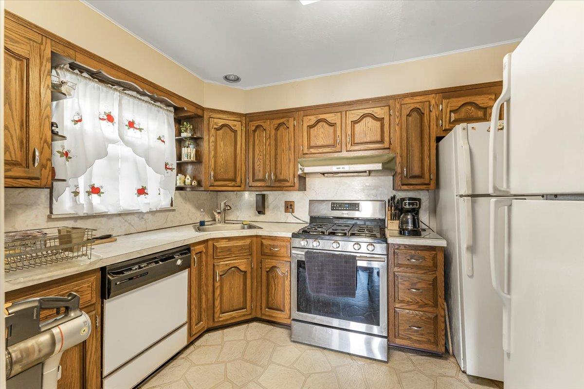 Single Family Lincoln  Nassau County, NY 11580, MLS-822670-20