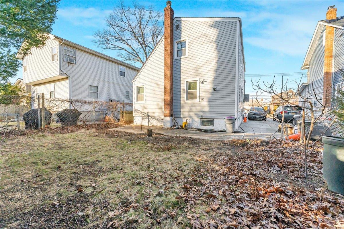 Single Family Lincoln  Nassau County, NY 11580, MLS-822670-24